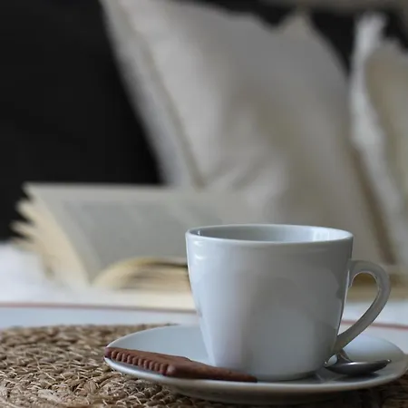 Vulkan-nest In Der Eifel * Ulmen