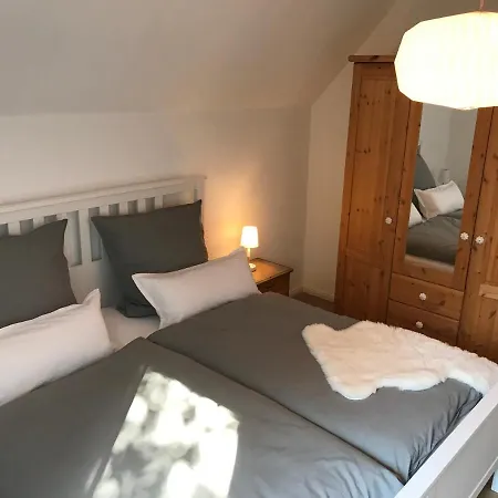 Vulkan-nest In Der Eifel * Ulmen